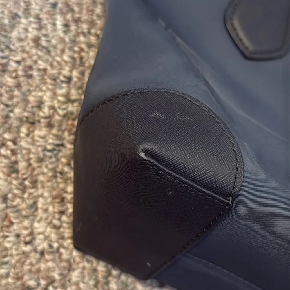 Michael Kors purse - Picture 3 of 7